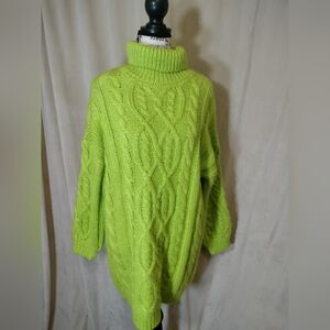 NWT! Moon River Brilliant Lime Green Bulky Knit Turtleneck Sweater. Size XS